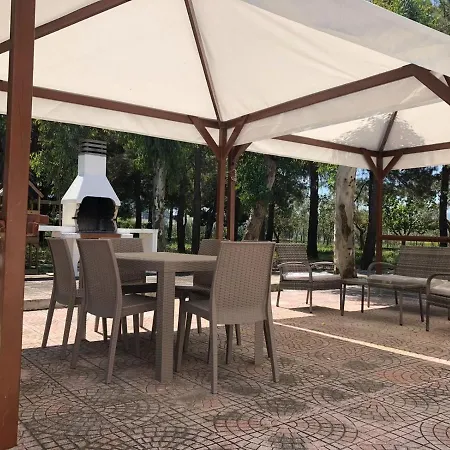 בית נופש Villazzurra Nature & Relax ויאסטה